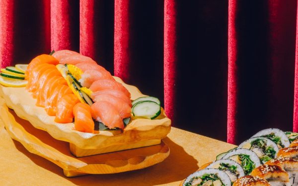 sushi salmon roll