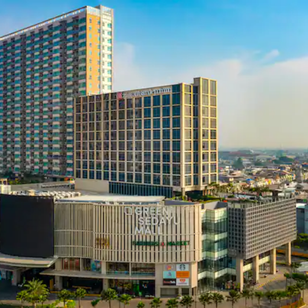 Hilton Garden Inn Jakarta Facade