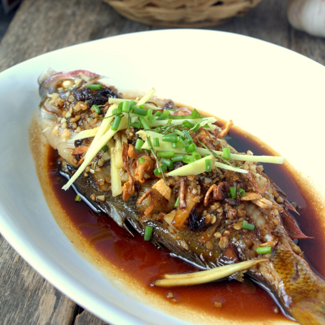 Fried fish with soy sauce.