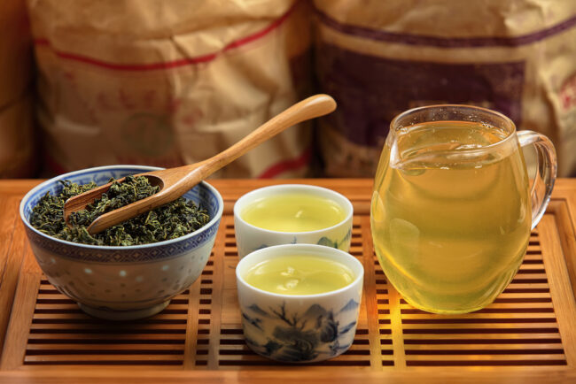 A pot and 2 cups of quan yin tea